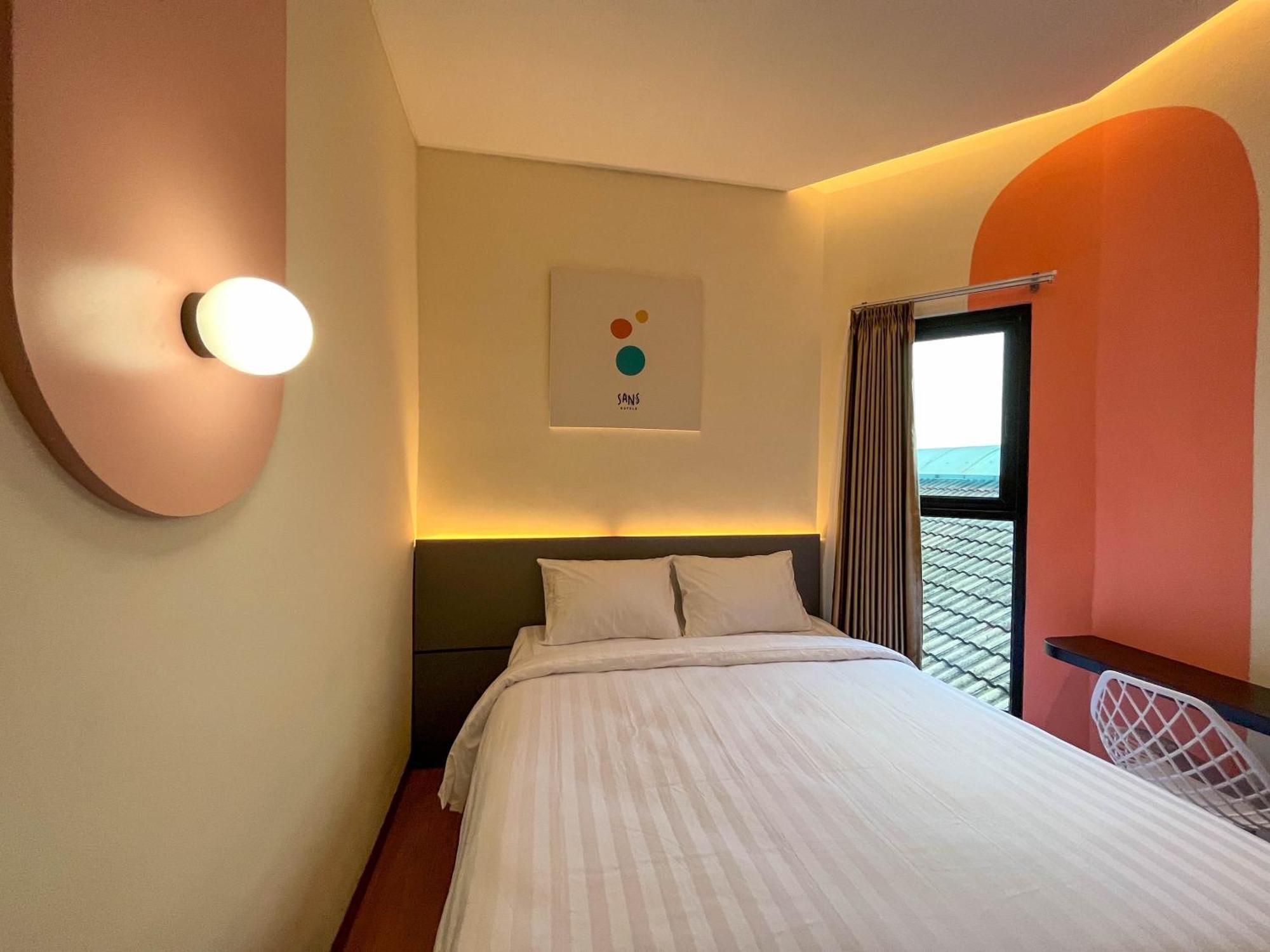 Sans Hotel Premiere Majapahit Semarang Exterior foto
